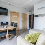 Wind Rose Luxury - Prywatne דירה 4*